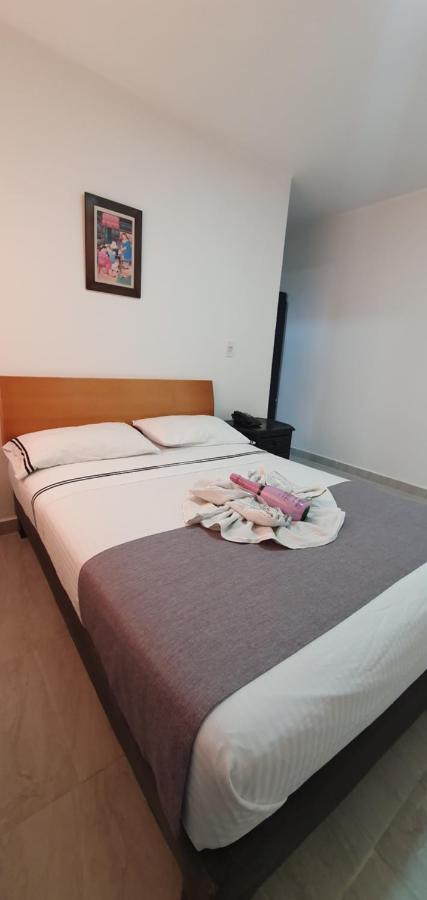Hotel Gran Imperio Μεντεγίν Εξωτερικό φωτογραφία